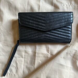 Black wallet wristlet